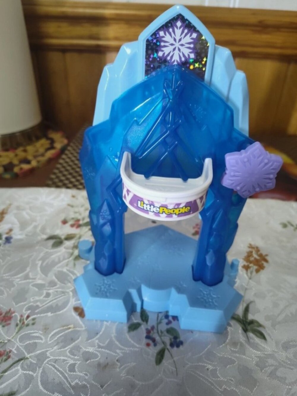 Fisher-Price Little People Disney Frozen Elsa's Enchanted Lights Palace